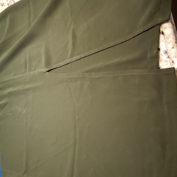 🧑🎄10/10🧑🎄SCORPIO Stunning green skirt - Picture 9 of 9